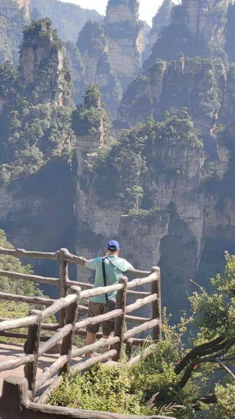1-Day Private Tour to Zhangjiajie Highlights - The guide makes or breaks the $210 price