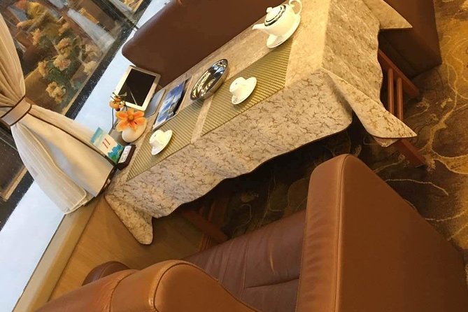 1 Day Relaxing Li River Cruise Private Tour with the 4 Star Luxury Boat VIP Room - Nine Horses Fresco Hill and the art of spotting shapes