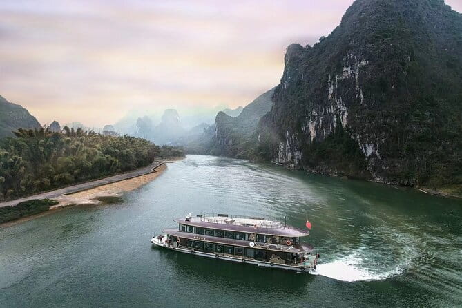 1-Day tour of Guilin-LiRiver cruise-Yangshuo Xianggong hill - Four hours aboard the cruise boat