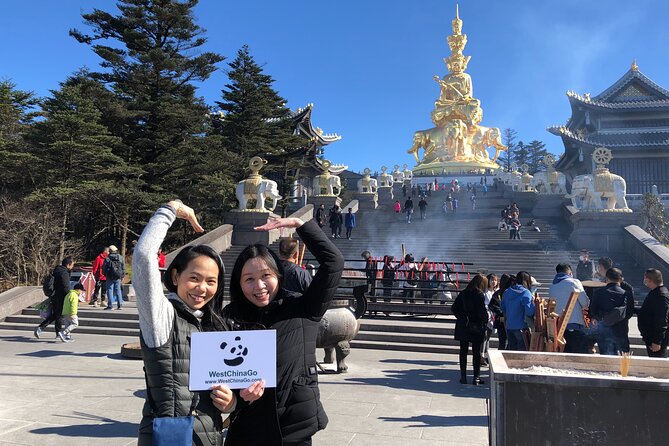 2-Day All Inclusive Leshan Giant Buddha and Emei Mountain Tour - The guide makes the difference