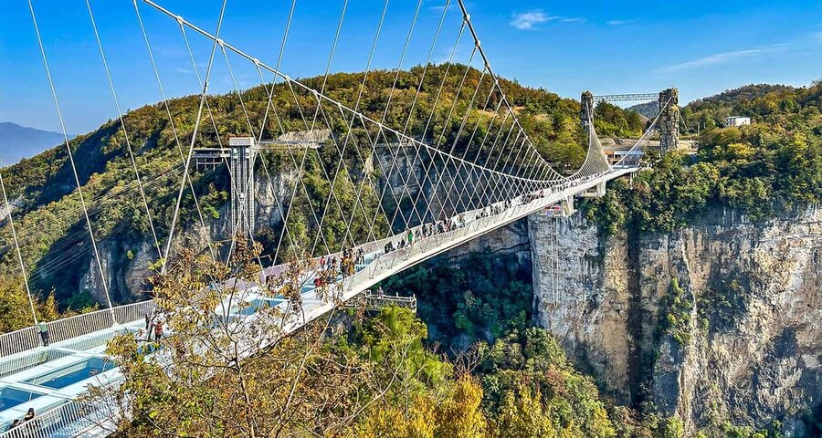 2-Day Avatar Mountain, Glass Bridge, and Mt. Tianmen Tour - Guides who make the difference