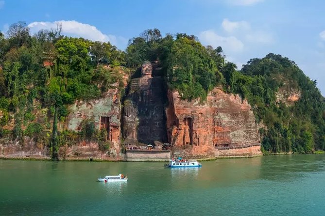 2-Day Private Tour of Leshan Grand Buddha and Emei Shan including Monastery Stay - Walking, weather, and the right preparation