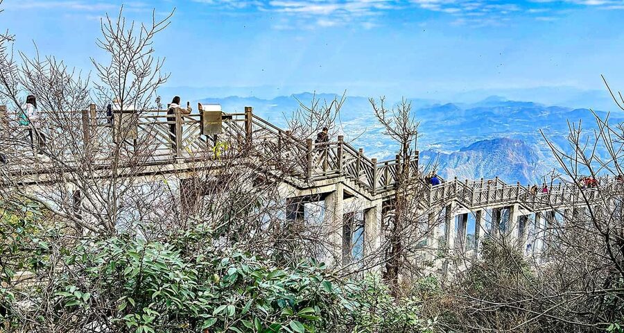 2-Day Private Zhangjiajie Tour Avatar Mountain, Glass Bridge - Transport, group size, and guide support