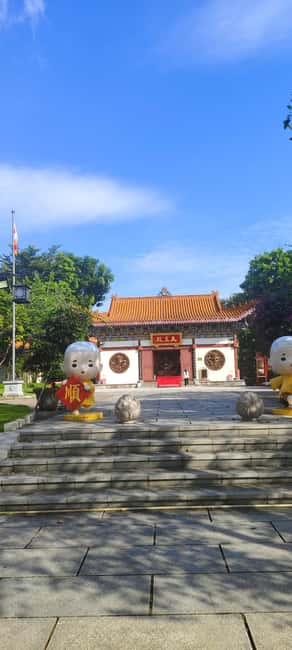 200-year-old Hakka Residence Tour +Ancient Buddhist temple - Reading the Hakka residence room by room