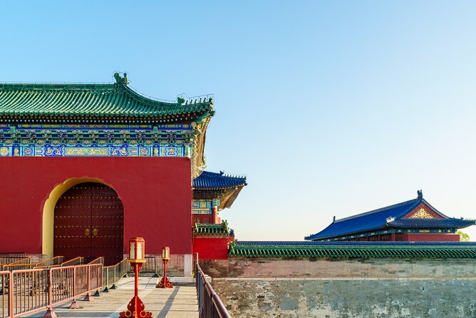 3-Day Beijing Tour Tai Chi, Peking Duck, Hotpot and Spa - Painting a Peking Opera mask in Shichahai