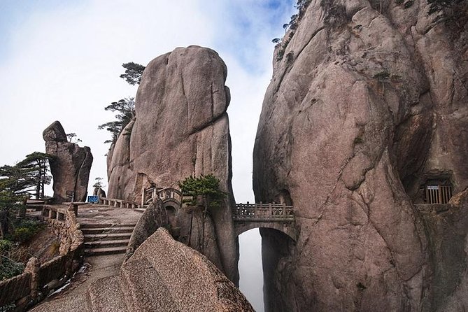 3-Day Yellow Mountains, Hongcun Village and Tunxi Ancient Street Private Tour - What the private guide adds