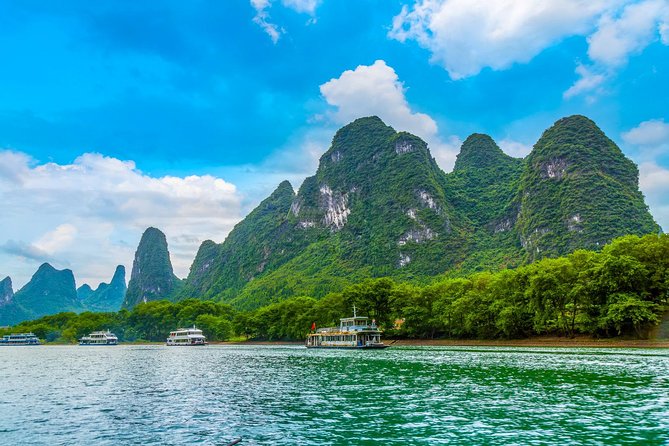 3 Days Classic Guilin Tour with 3 star seats for Li River Cruise - Day Two: Longji Rice Terraces and a Long Road North