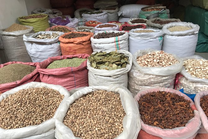 3-Hour Herbal Wholesale TCM Market and a Local Wet Market Tour - What the private format changes