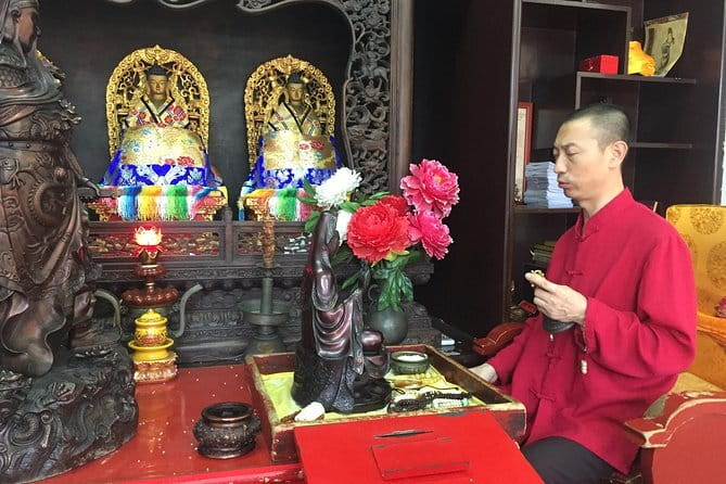 3-Hour Private Walking Tour including Monk Blessing Ceremony at Lama Temple - Key points to know before you book