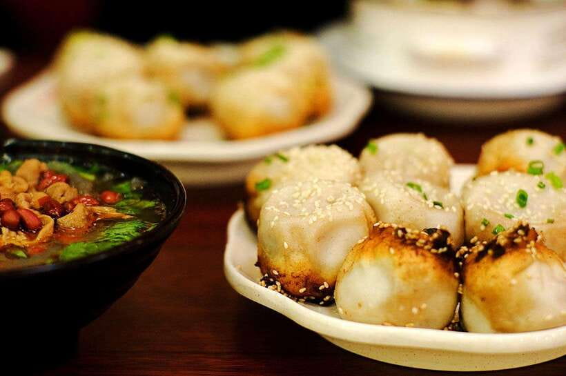 3-Hour Shanghai Street Food Tasting & Old Town Private Tour - Starting with Shanghai’s back-street food
