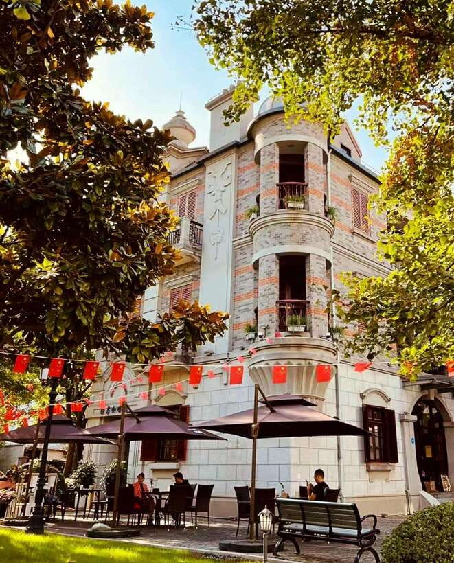 3-Hour Shanghai Street Food Tasting & Old Town Private Tour - Walking the Old Town bazaar