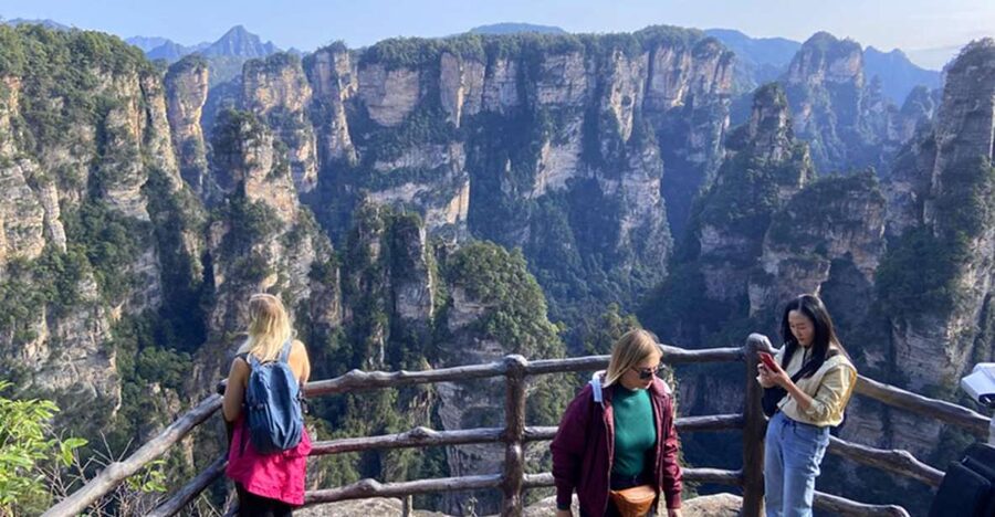 4-Day Highlights of Zhangjiajie With Sunrise Experience - Day 1: A soft landing in Zhangjiajie