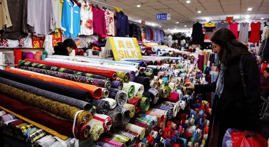 4-Hour Private Shanghai Shopping Tour with Local Expert - Nanjing Road and extra requests