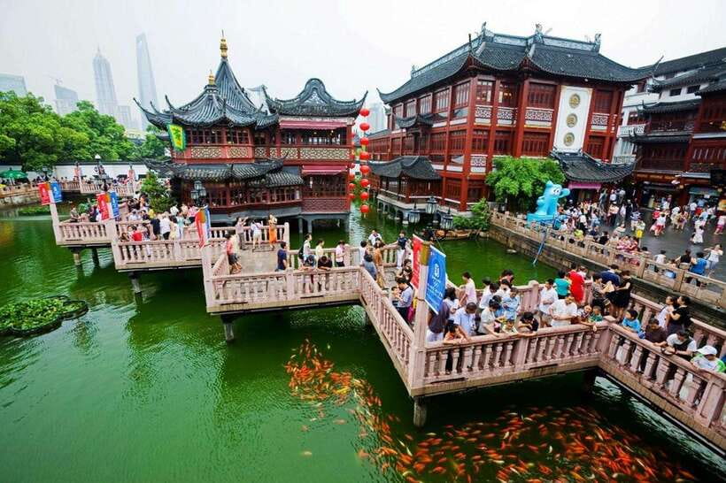 4-Hour Shanghai Best Garden and Temple Tour with Tea Tasting - Entering 500-year-old Yu Garden