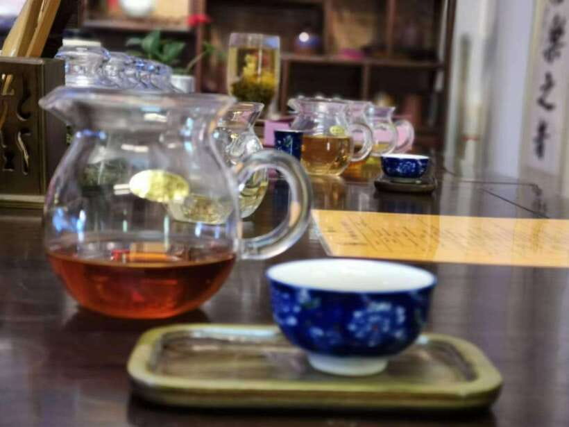 4-Hour Shanghai Best Garden and Temple Tour with Tea Tasting - Starting at Jade Buddha Temple