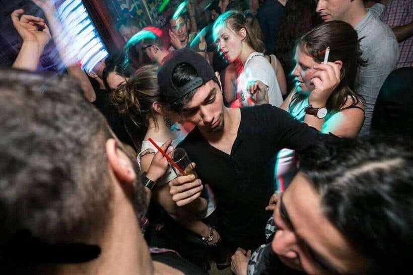 4-Hour Shanghai Pub Crawl (bars & nightclub hopping) - Why the social side is the strongest part