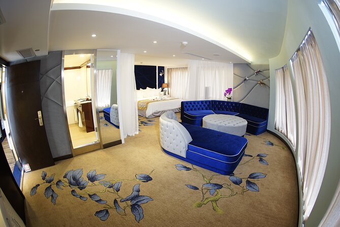 4D3N Yangtze River Cruise:Chongqing to Yichang by Victoria Cruise - Shennv Stream by small boat