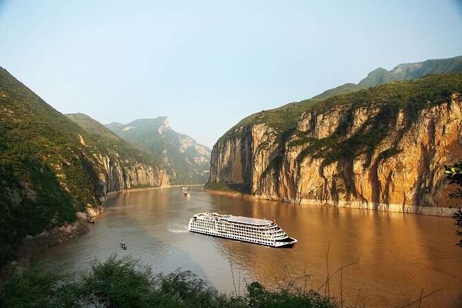 4D3N Yangtze River tour: Chongqing to Yichang by Victoria Sabrina - Cabins, meals, and onboard comfort