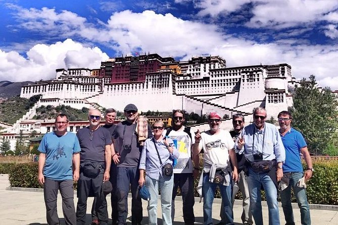 7 Days Lhasa to Kathmandu Overland Small Group Tibet Tour via EBC - Day four: Yamdrok Lake, high passes, and Gyantse