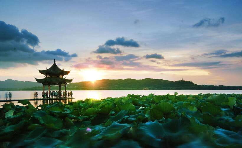 7 hours Hangzhou Tour Itinerary - Lunch is a one-hour pause, not part of the package