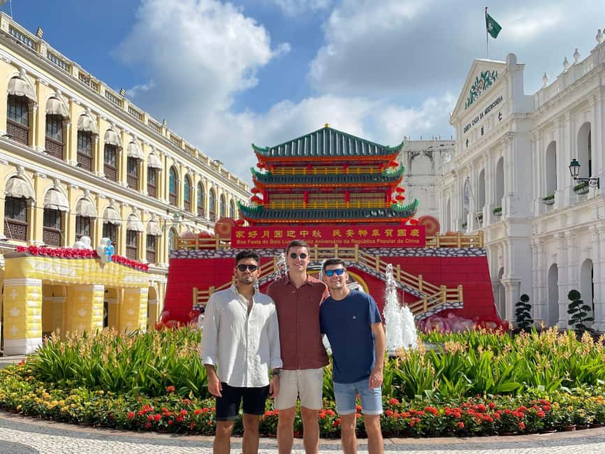 A Perfect Day in Macau: A Walking Tour from Ruins to Casinos - A budget lunch with Macanese flavors