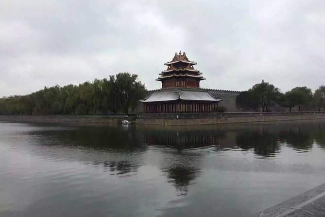 All-inclusive Day Tour: Tiananmen Square, Forbidden City & Ming Tombs with Lunch - What the private car and guide add
