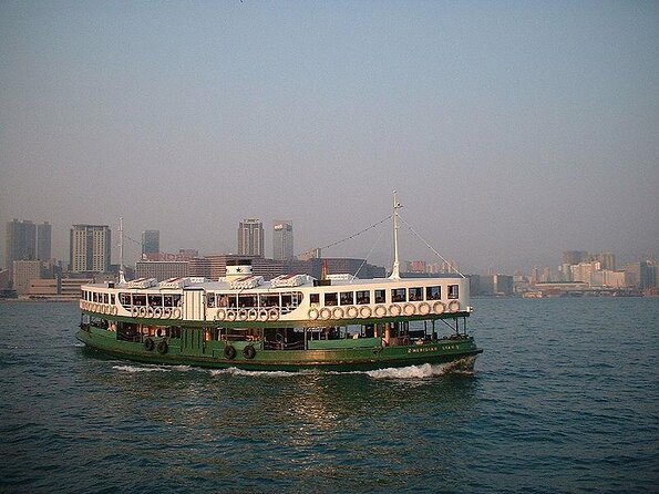 Aqua Luna: Evening Cruise at Victoria Harbour Hong Kong - Key Points To Know Before Sailing
