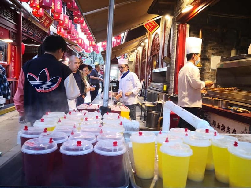 Authentic Old Xi'an Back Alley Food Tour - Open kitchens make the food easier to understand