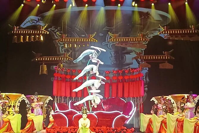Beijing Acrobatic Show in Red Theater with Guide and Transfer - What the experience does especially well