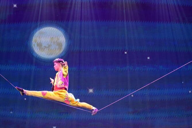 Beijing Acrobatic Show in Red Theater with Guide and Transfer - Private pickup makes the evening easier