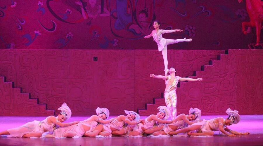 Beijing: Acrobatic Show with Peking Duck Dinner Private Tour - Key points at a glance