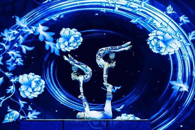 Beijing Acrobatics Show At Red Theater - What the Red Theatre show actually offers