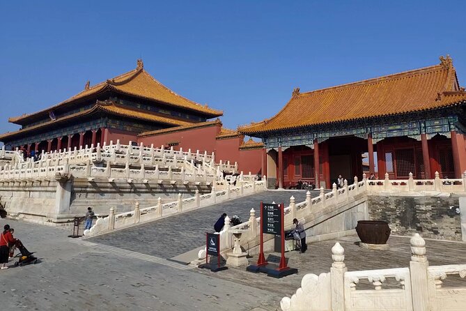 Beijing Airport Layover Forbidden city Great Wall Private Tour - Lunch in the Chinese capital