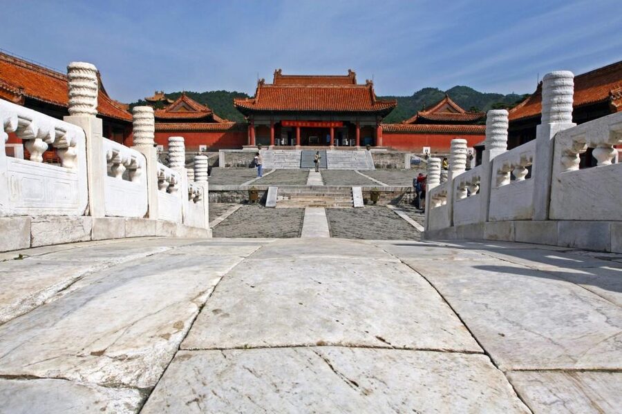 Beijing:Eastern Qing Tomb/Huangyaguan Great Wall/Dule Temple - Guided tour or transfer-only service?