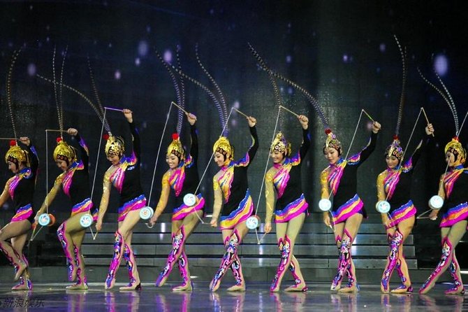 Beijing Evening Acrobatic Show in Red Theater + Private Transfer - The one-hour performance: speed, balance, and nerve