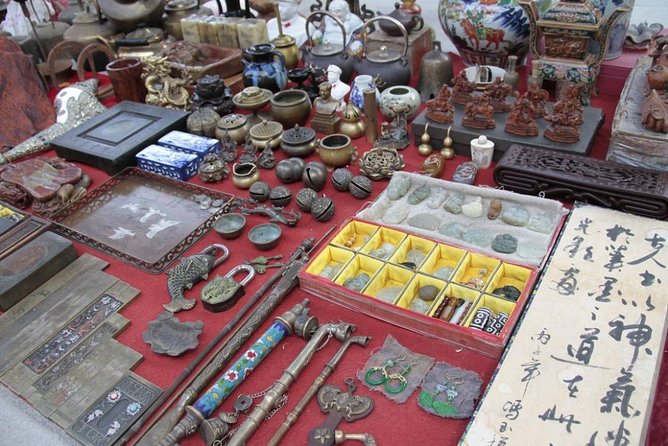Beijing Exclusive Private Shopping Tour: Curated Just for You - Glasses City for a practical custom purchase