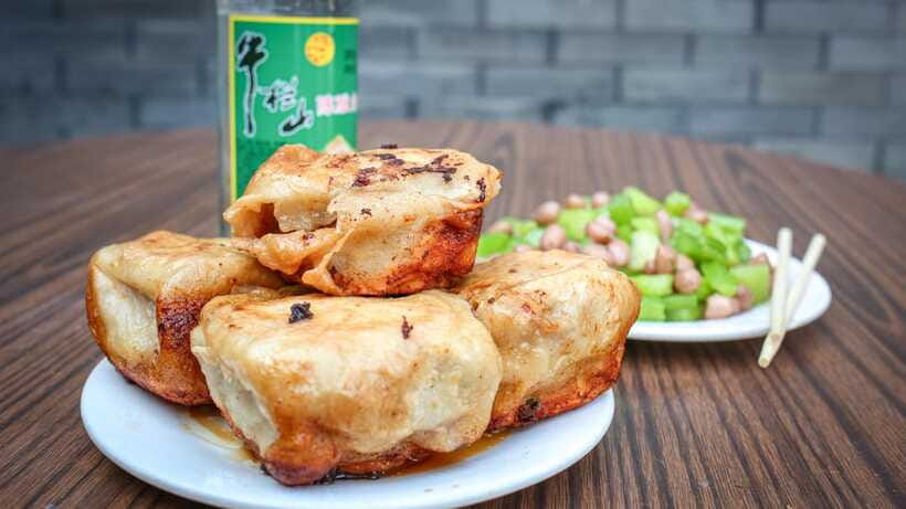 Beijing: Hidden Gems Guided Food Tour with Beer and Tastings - What the guides add to the evening