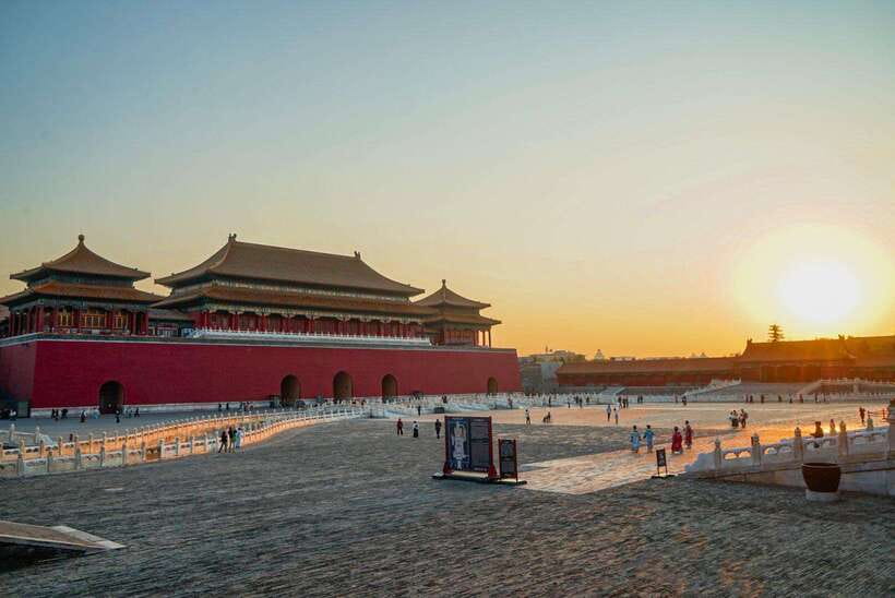 Beijing: Highlights of Forbidden City Private Walking Tour - Why the Forbidden City works better with a guide