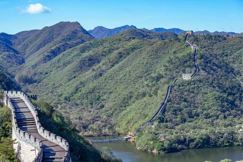 Beijing: Huanghuacheng Lakeside Great Wall Bus/Private Tour - Why Huanghuacheng feels different from the usual Great Wall day