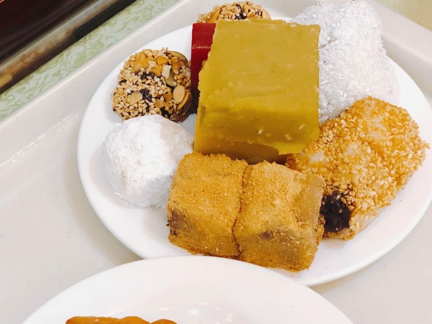 Beijing: Hutong Culinary Walking Tour with 15+ Tastings - What $76 buys you
