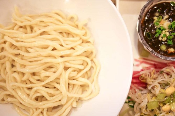 Beijing Hutong Walking Food and Beer Tour at Hidden Restaurants - Why this hutong food walk is different