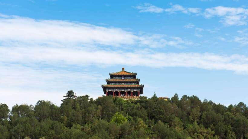 Beijing：Jingshan Park (Palace Museum Garden) Ticket - Morning calm, afternoon crowds, and evening lighting