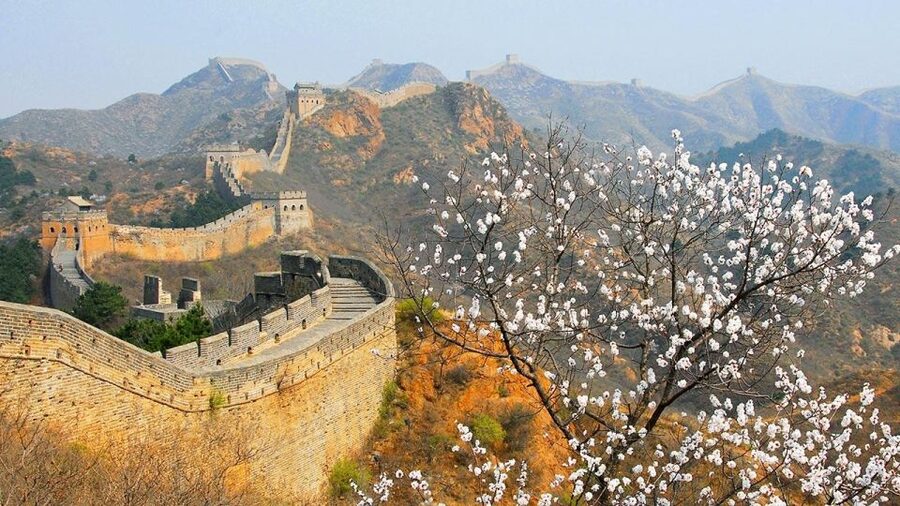 Beijing: Jinshanling and Simatai Wall&Gubei Watertown Tour - Simatai after dark, reached by cable car