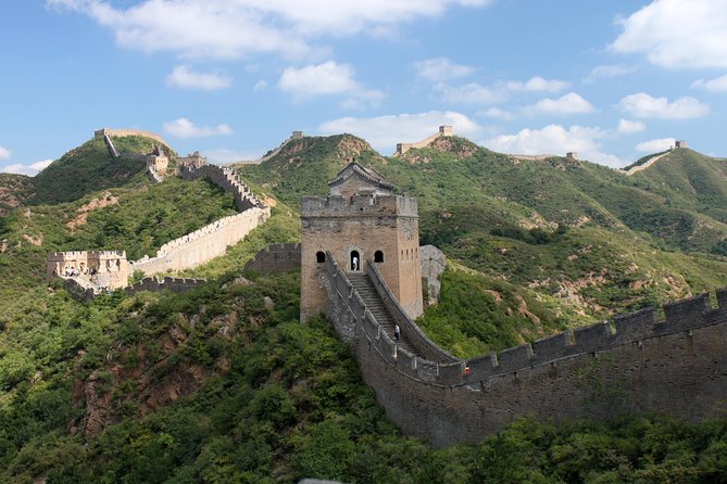 Beijing Jinshanling Great Wall Tickets And Other Options - Arriving at the ramparts by cable car