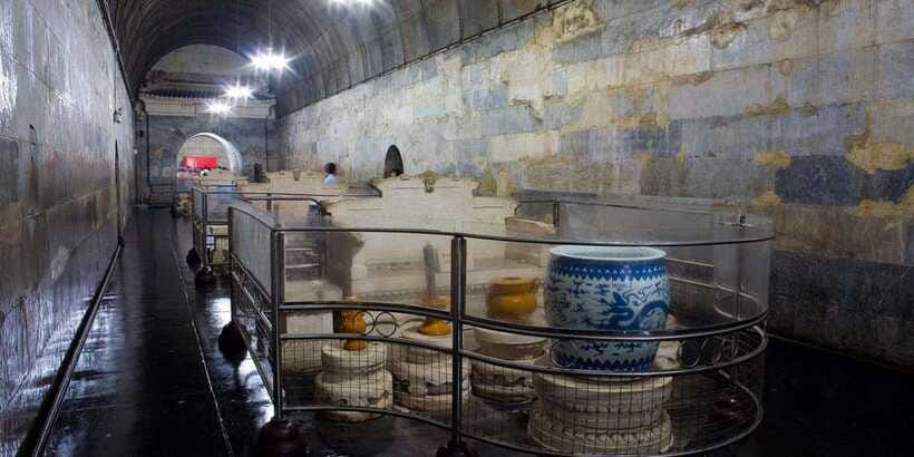 Beijing: Juyongguan Great Wall, Sacred Way & Ming Tombs Trip - Dingling Tomb and the five-chamber underground palace