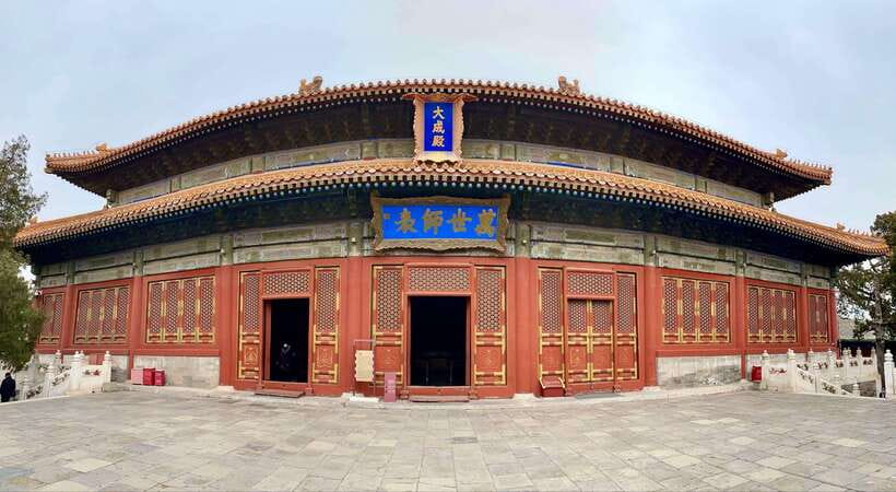 Beijing lama Temple Or Confucius Temple Tickets Reservation - The Three Buddhas and the temple’s central halls