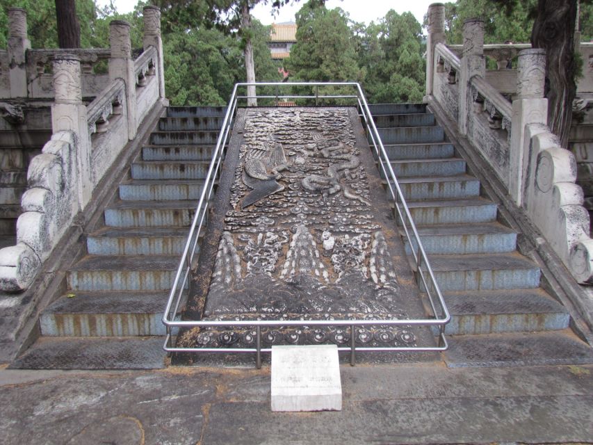 Beijing: Longqing Gorge, Ming Tombs & Lunch Private Day Tour - Dingling and the underground palace of Emperor Wanli