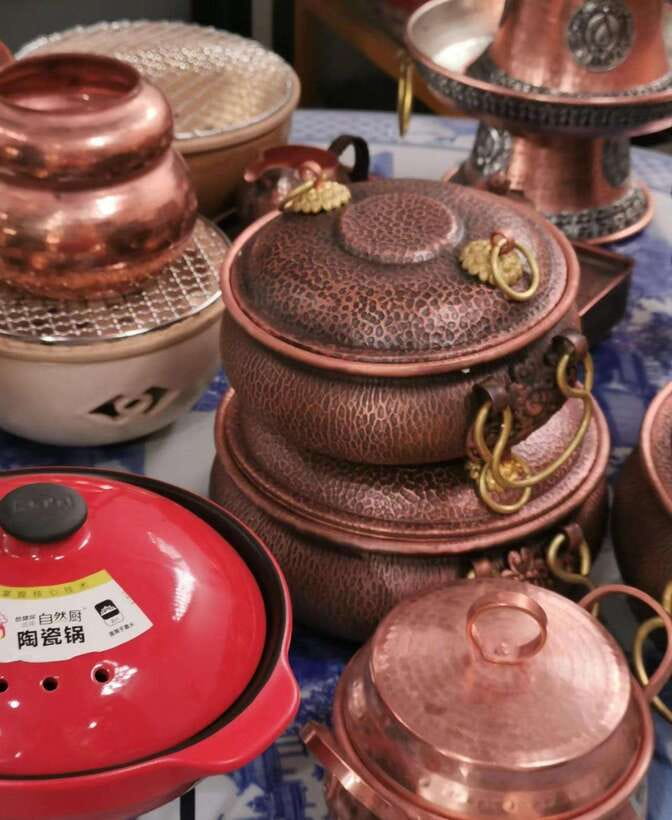 Beijing Market Tour with 10-course Family Feast - Key points at a glance