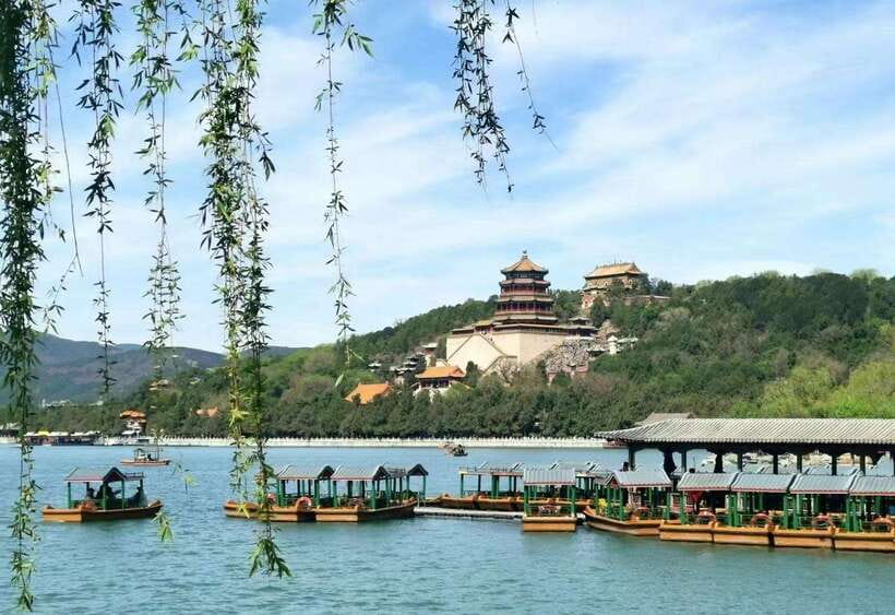 Beijing: Mutianyu Great Wall and Summer Palace Private Tour - Climbing the restored Mutianyu Wall