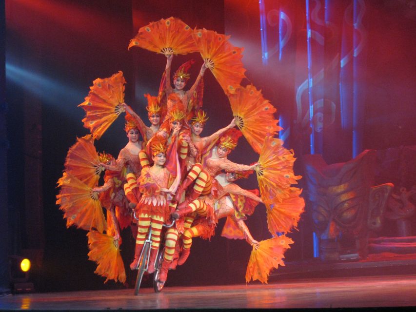 Beijing Night Tour with Acrobatics Show & PekingDuck Dinner - Why the Peking Duck dinner is more than a meal
